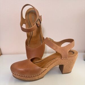 Aetrex Tan Platform Shoes with Chunky Heel (Finley style)